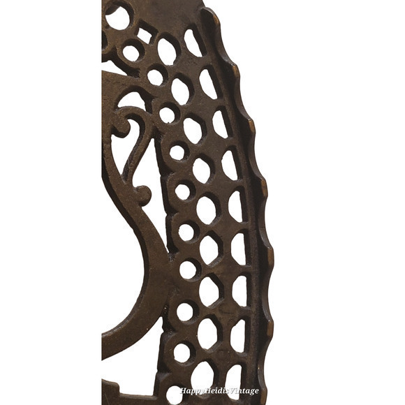 Antique Ironing Iron Trivet‎ Pot Stand Flat Tip Pierced Vessel Pattern Kitchen - Picture 6 of 8